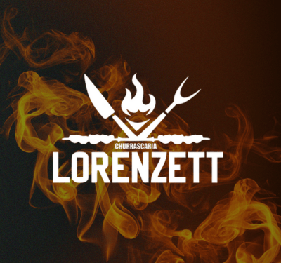 Conjunto de três imagens representando Churrascaria Lorenzett. Primeira: Logo da Churrascaria Lorenzett com garfo, faca, espeto de carne e fundo em chamas, destacando o estilo grelhado e o ambiente acolhedor. Segunda: Churrasqueiro fatiando carne grelhada suculenta com fundo de chamas e logo da Churrascaria Lorenzett com utensílios e brasão flamejante. Terceira: Espetinho de picanha suculento envolto em chamas, com fundo preto e logo da Churrascaria Lorenzett destacando garfo, faca e ícone de fogo.