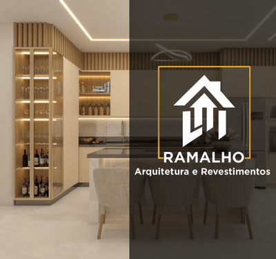 Conjunto de três imagens de Ramalho Arquitetura e Revestimentos. Primeira: Logo Ramalho Arquitetura e Revestimentos em fundo escuro ao lado de cozinha moderna com ilha escura, armários claros, iluminação embutida e painel de madeira. Segunda: Ramalho Arquitetura e Revestimentos apresenta projetos arquitetônicos, casa moderna com fachada com interiores sofisticados e contemporâneos. Terceira: Paleta de cores e texturas Ramalho Arquitetura sobre fundo escuro, com logo e amostras de revestimentos elegantes.