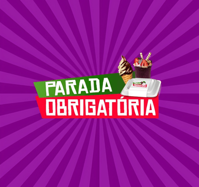 Conjunto de 3 imagens para divulgalção. Primeira: Banner colorido com fundo roxo em raios, texto 'Parada Obrigatória' em destaque e imagens de sorvete, sobremesa e embalagem de comida. Segunda: Prato feito brasileiro com carne grelhada, frango ao molho, batata frita e salada em fundo vermelho com formas decorativas, anúncio gastronômico. Terceira: Promoção de marmitex com arroz, carne e verduras, fundo laranja com folhas verdes, delivery rápido e saboroso, parada obrigatória na cidade.